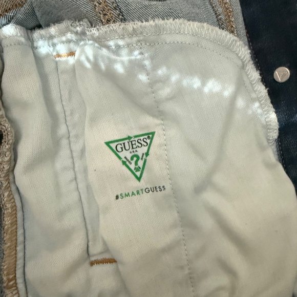 Guess NWT Women’s Distressed Denim Jacket Size Small - Picture 10 of 15